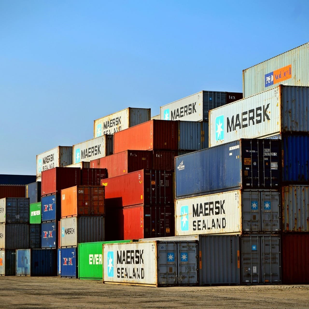 Forwarding Container